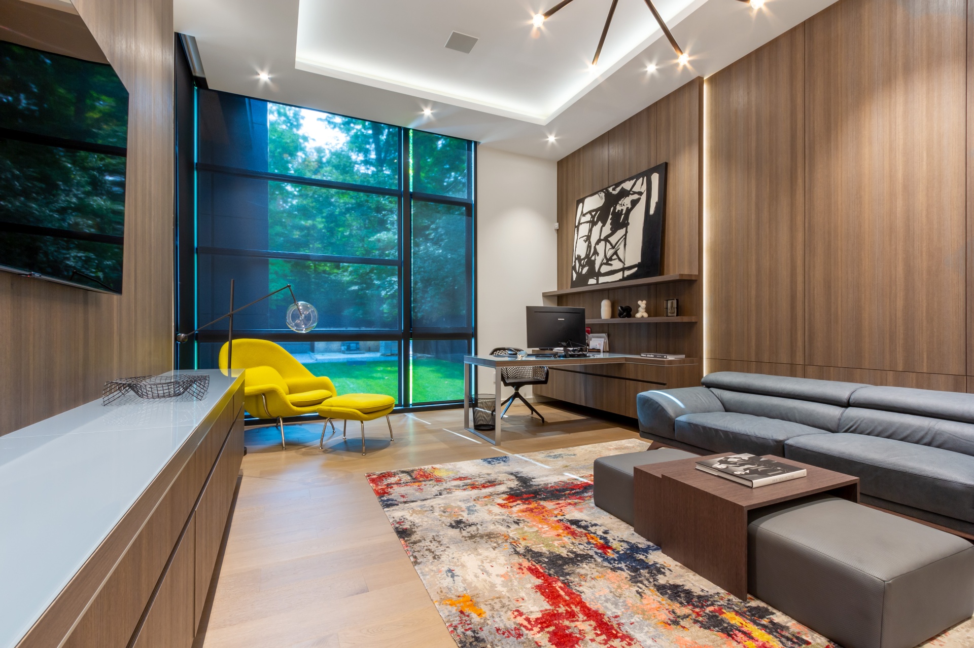 Executive office with integrated AV